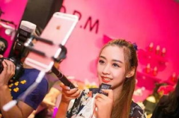 网红蔡家悦出演的节目,惊艳亮相热门综艺节目