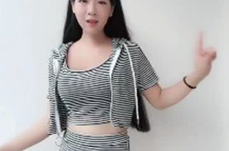 快手光脚的小姐姐叫什么,网络红人的崛起之路